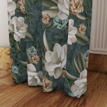 Zasłona w zielone kwiaty
