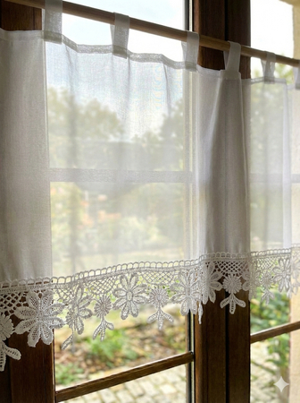 Gipiura w delikatne kwiaty 8cm.