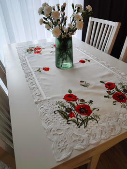 Bieżnik biały z motywem maków 60x120 cm