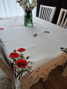 Obrus prostokątny biały z motywem maków 130x180 cm